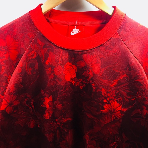 NWT NIKE SPORTSWEAR Men's Red Short Sleeve Shirt - Picture 5 of 5